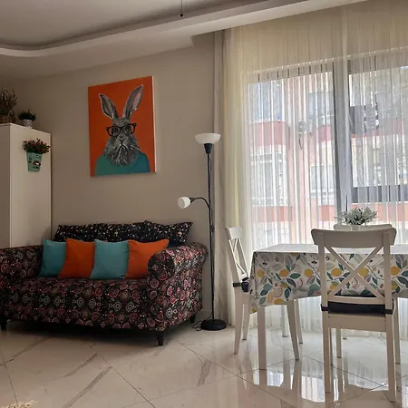 Apartment Cozy 2-bedroom Apartment, Cleopatra Beach,
